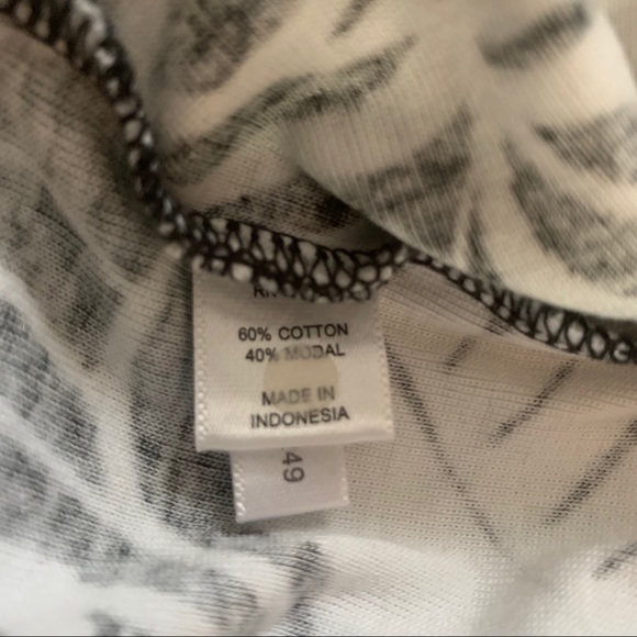 Express Sexy Basic Tee Size Large - Picture 8 of 8